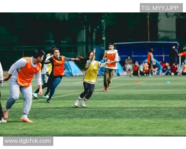 成都飞盘队引领热潮探索飞盘运动的节奏与变革之路 成都飞盘队引领热潮探索飞盘运动的节奏与变革之路