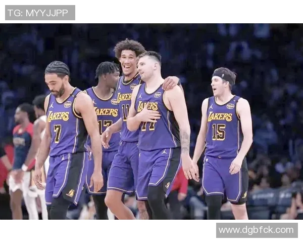 湖人与开拓者精彩对决全场视频回顾及精彩瞬间分析